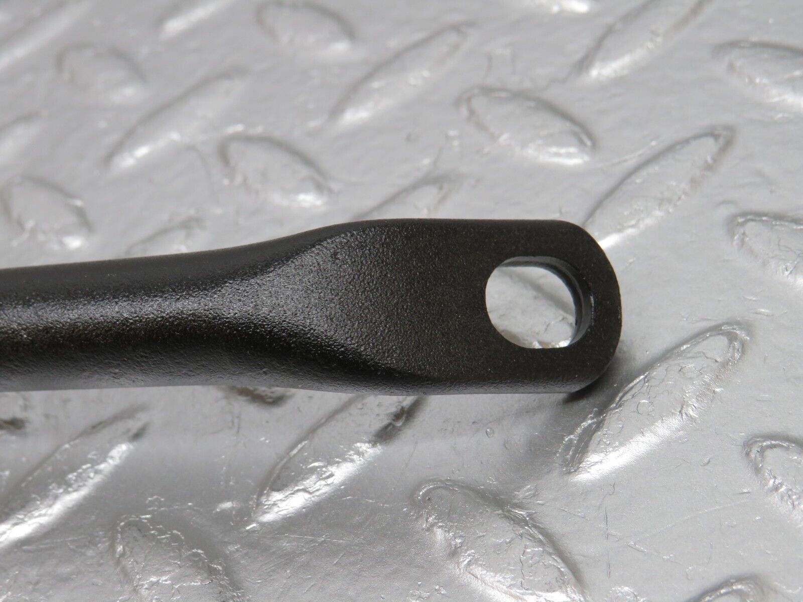 32926 Mercedes-Benz W123 300D Power Steering Pump Holder Bracket