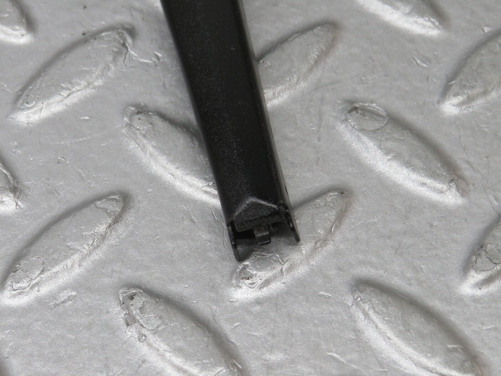 36341 Mercedes-Benz W126 420SE Headlight Wiper Arm Bosch Left Side