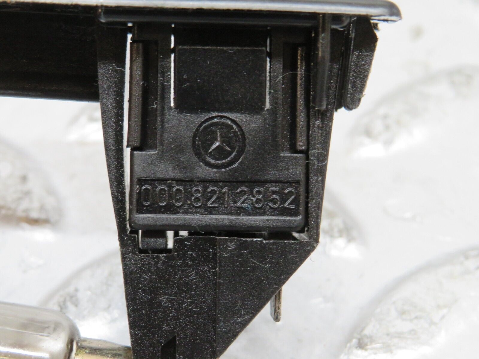 26099 Mercedes-Benz W116 450SE Trunk Light Switch 0008212852 1158202511