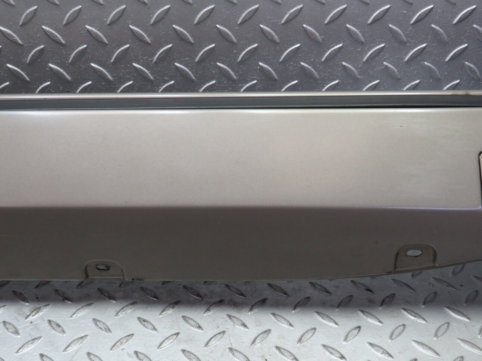 36606 Mercedes-Benz W201 190E 2.0L Side Skirt Left 2016906340 2016981030 2016981230