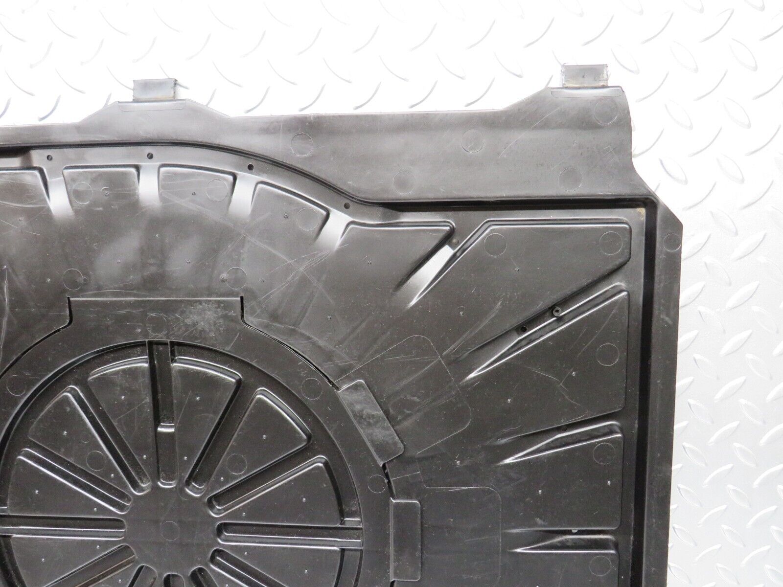 31555 Mercedes-Benz W201 190LE 1.8L Boot Trunk Spare Wheel Cover 2016931633