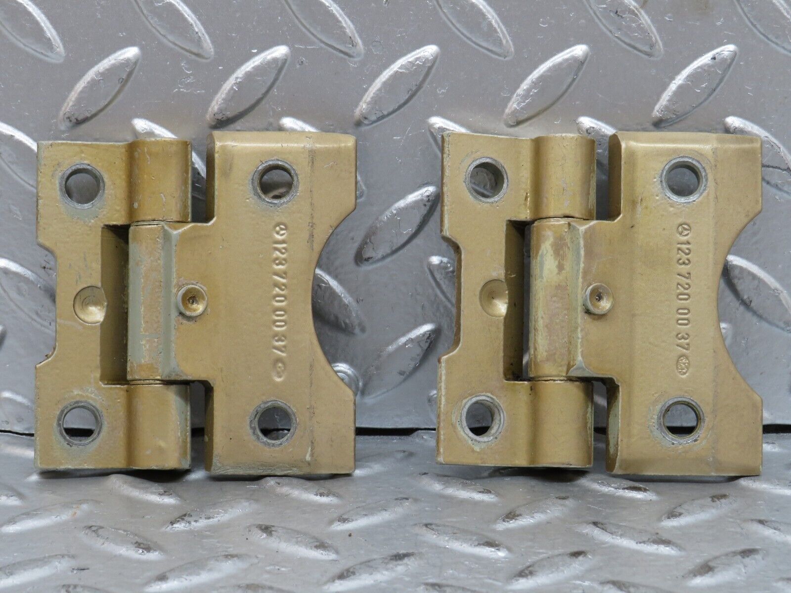 28361 Mercedes-Benz S123 240D Wagon Door Hinge Pair 1237200037