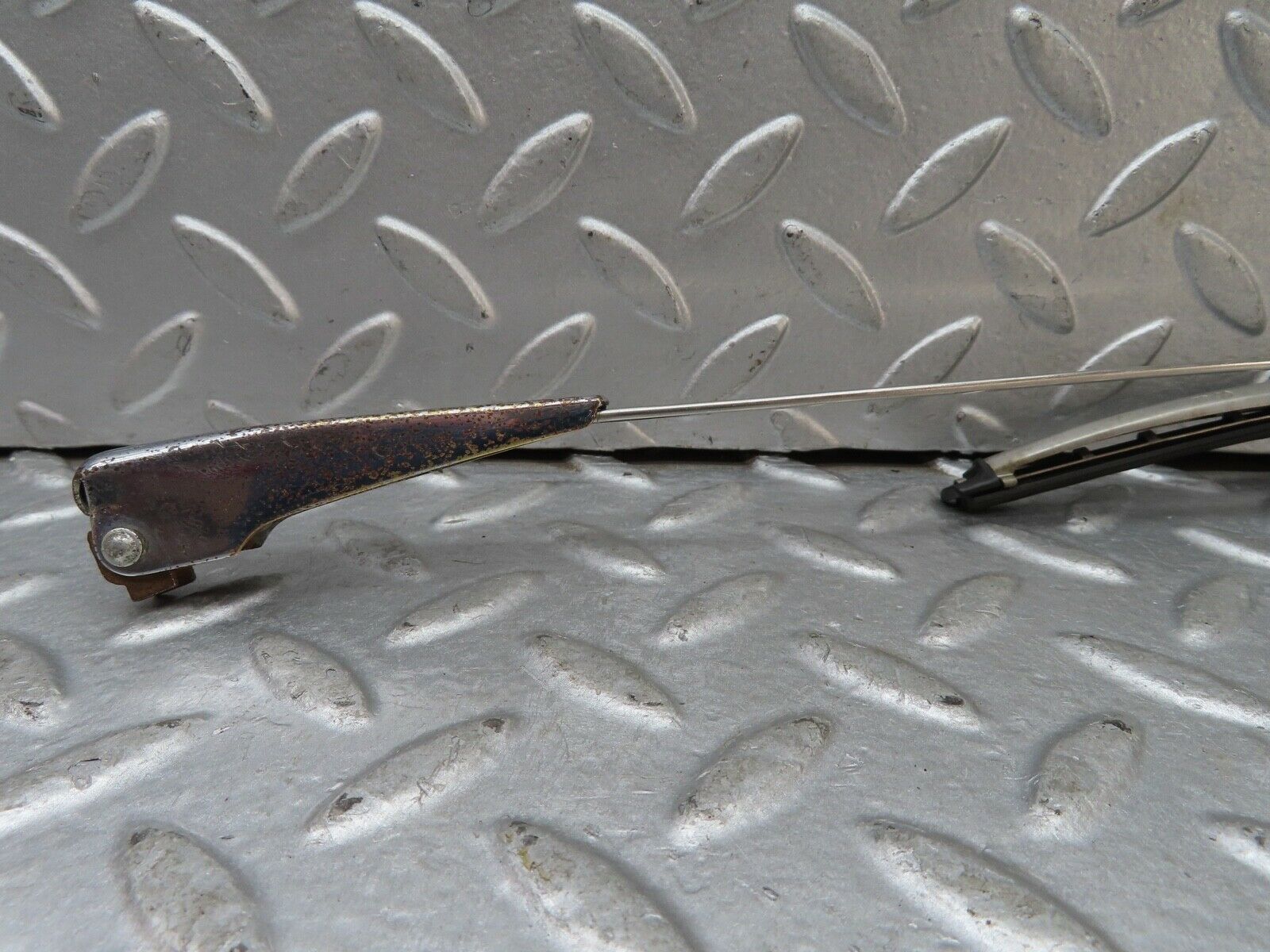 18830 Mercedes-Benz W121 190b Ponton Wiper Arm