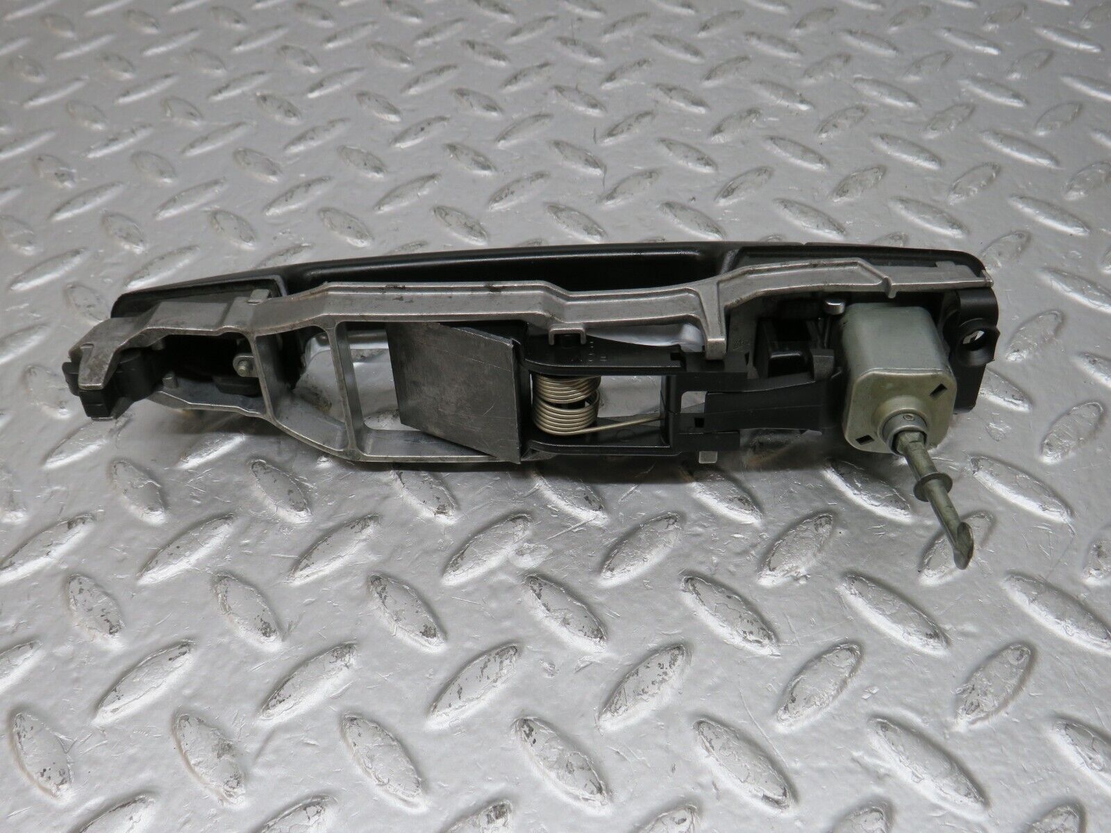 33419 Mercedes-Benz W202 C180 Front Left Exterior Door Handle No Key