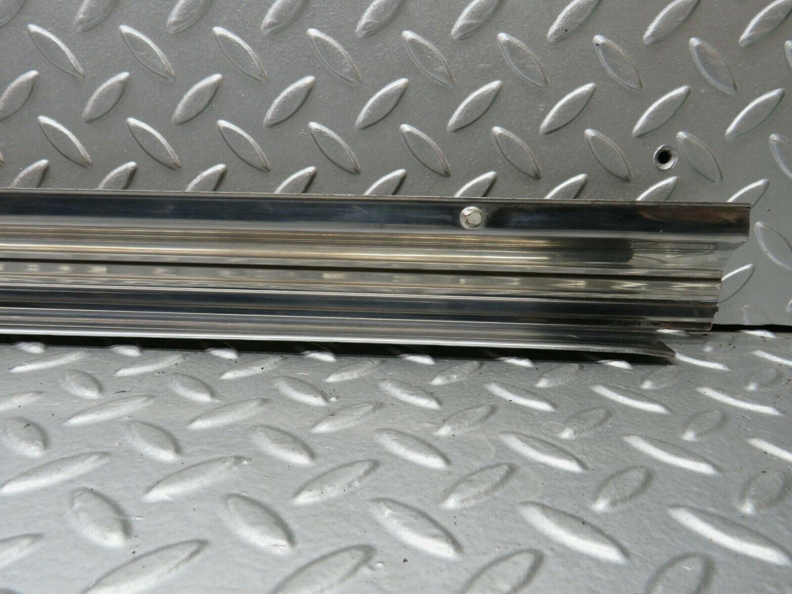 22706 Mercedes-Benz C107 450SLC Coupe Right Door Sill Chrome