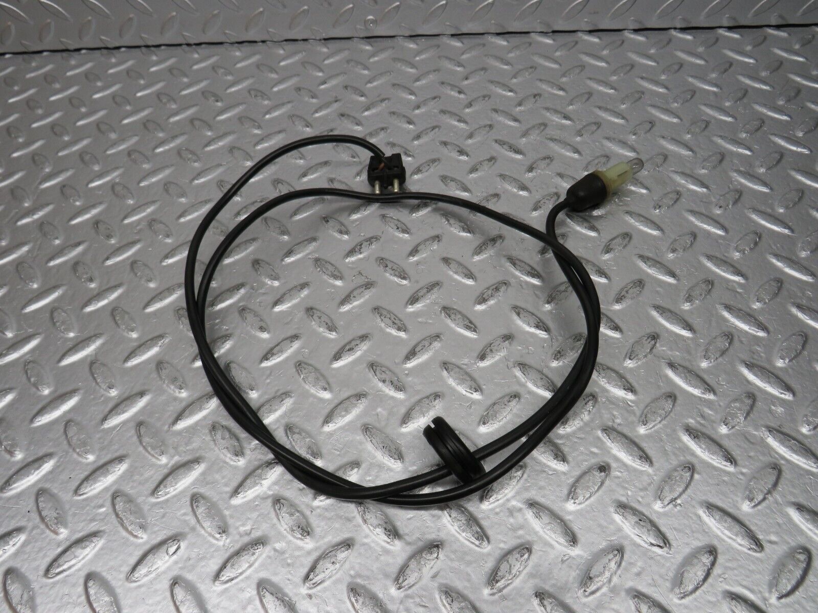 31518 Mercedes-Benz S124 220TE Front Wing Indicator Cable Wire 1249971881