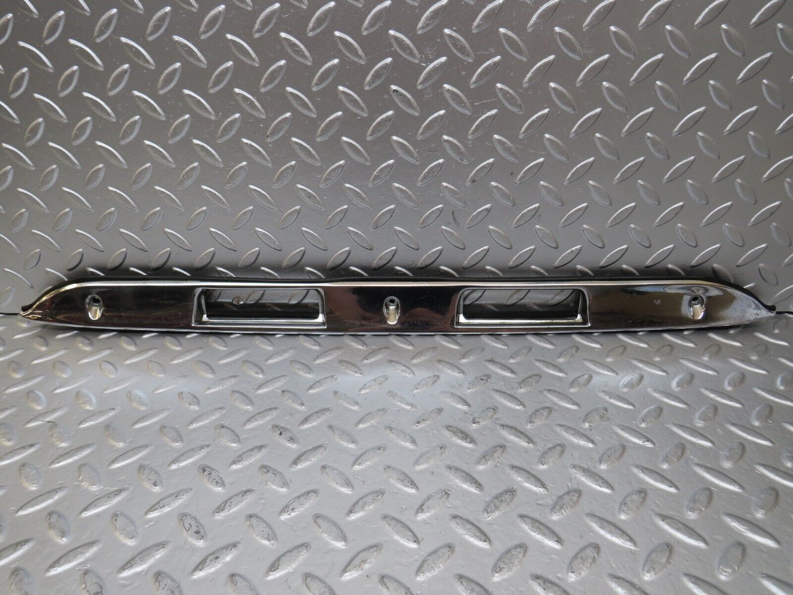 25673 Mercedes-Benz W124 280E Trunk Chrome N. Plate Light Holder 1247580096