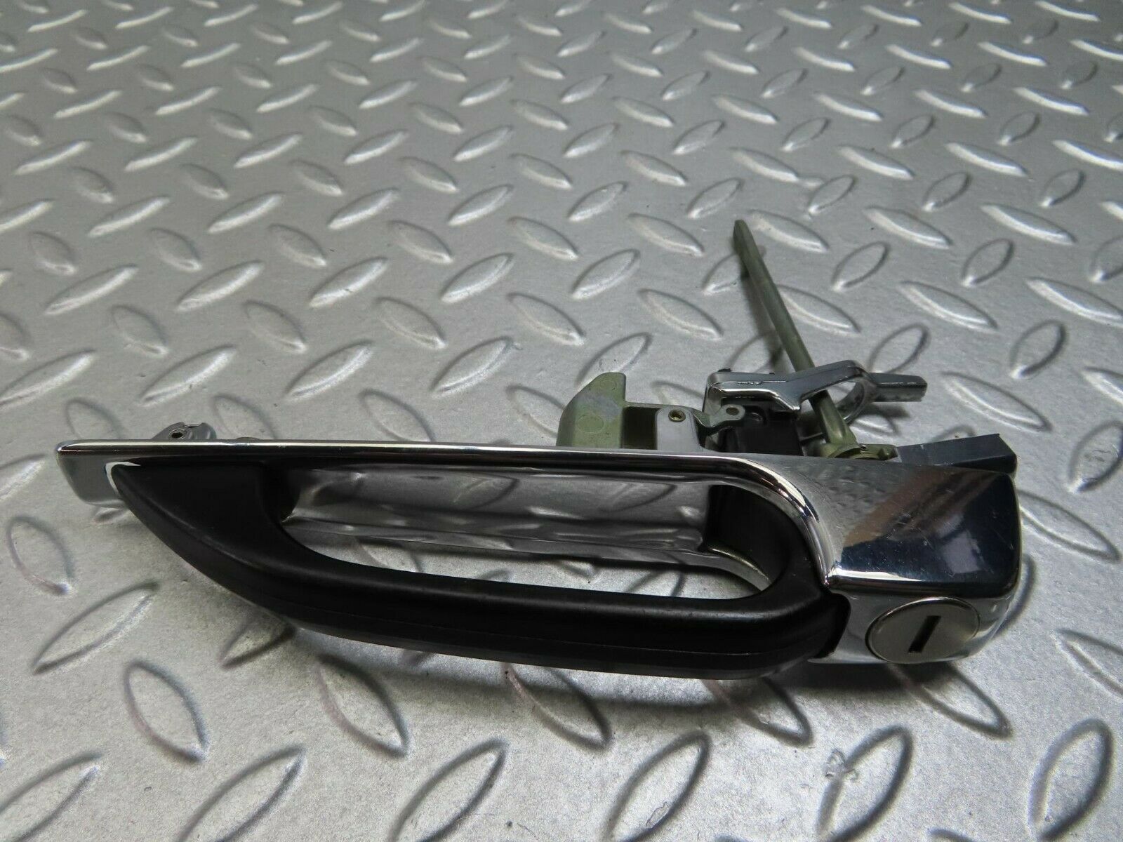 8239 Mercedes-Benz W123 Exterior Chrome Door Handle Front Right 1237600259