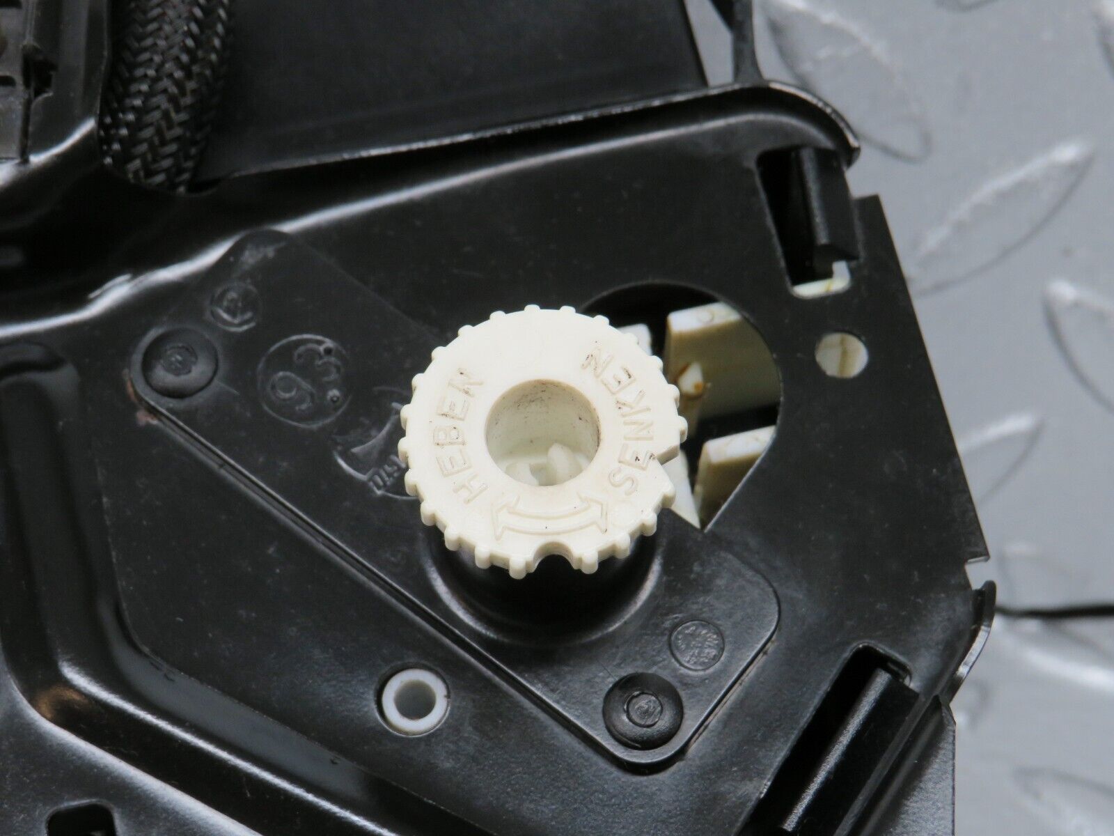 38763 Mercedes-Benz W201 190E 2.6L Sunroof Motor Webasto With Relay 2017800107 1248210047