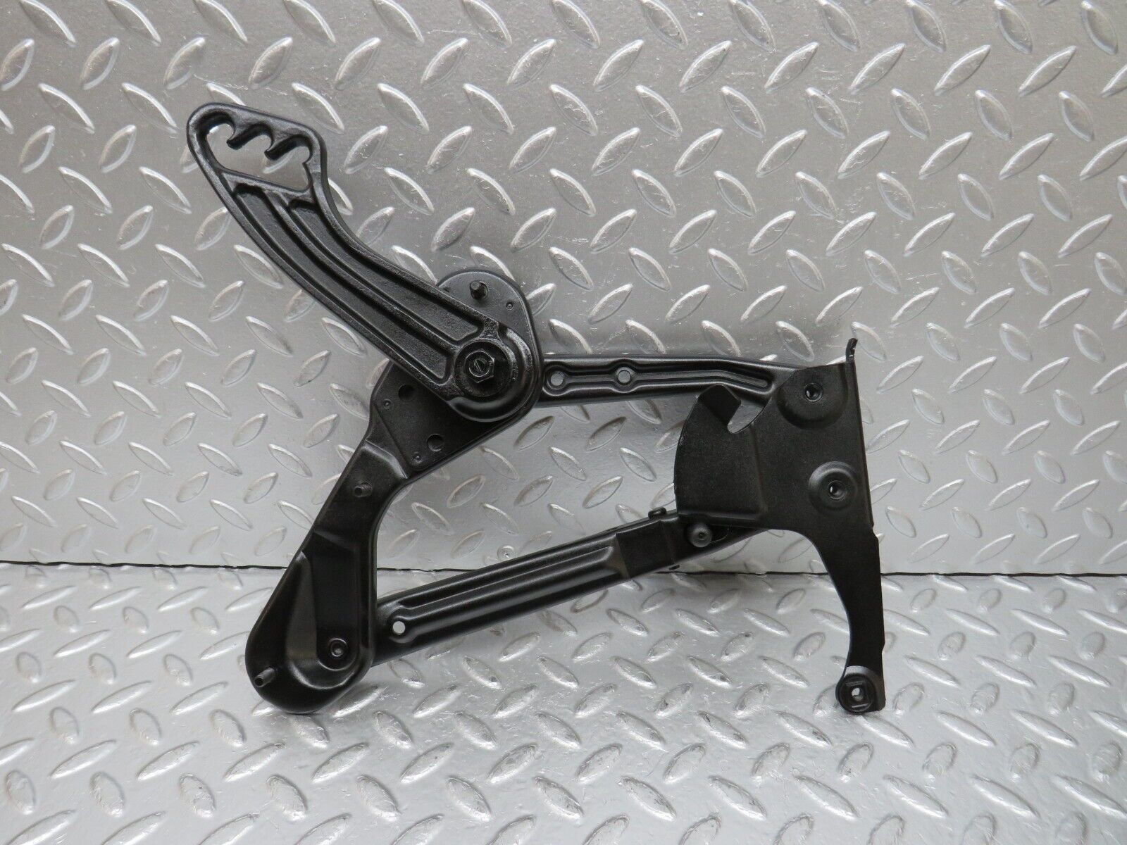 31440 Mercedes-Benz S124 220TE Wagon Bonnet Hinge Right Side 1298870274