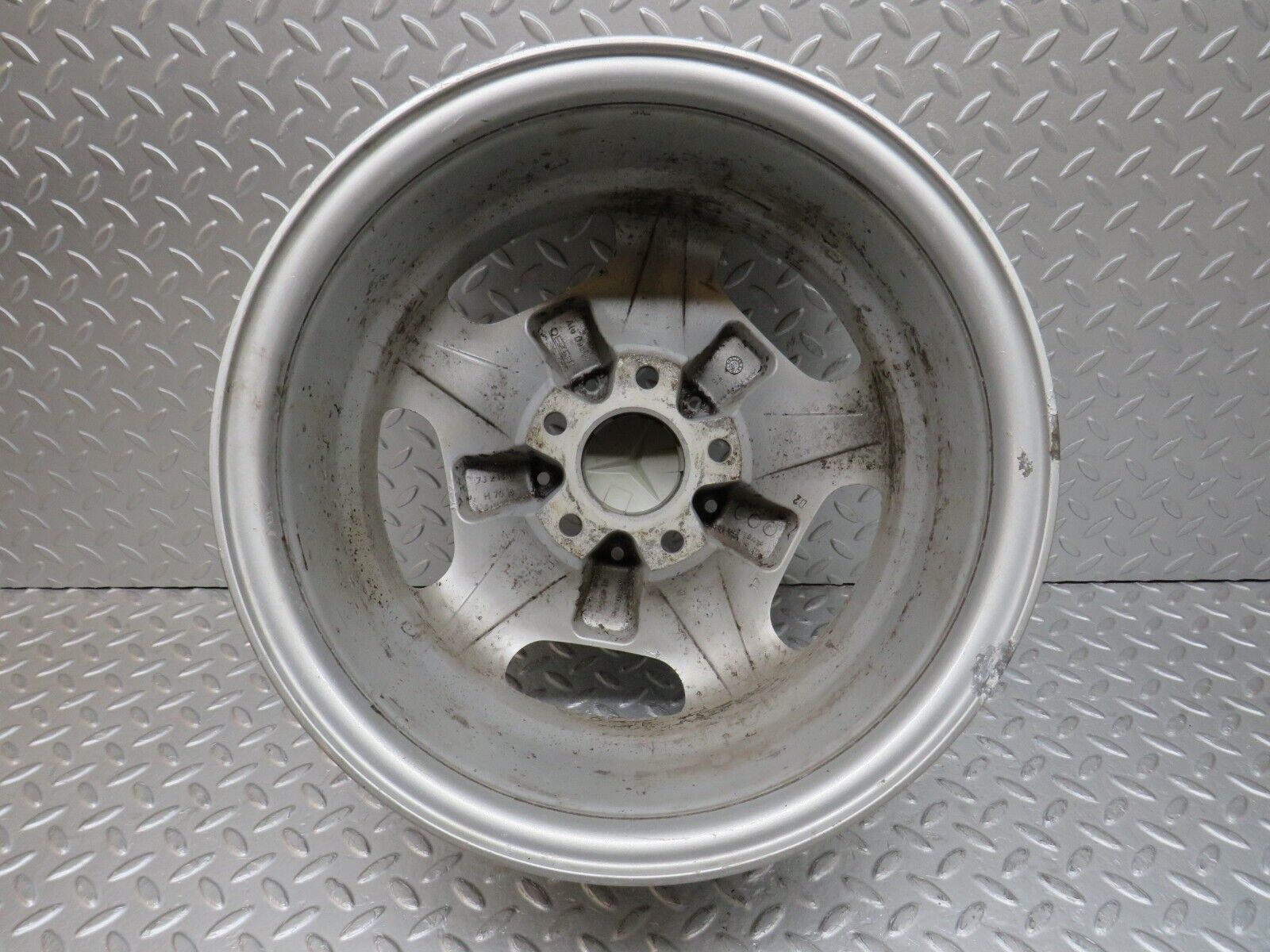 38188 Mercedes-Benz A124 Alloy Wheel 7Jx15H2 ET37 KBA44301