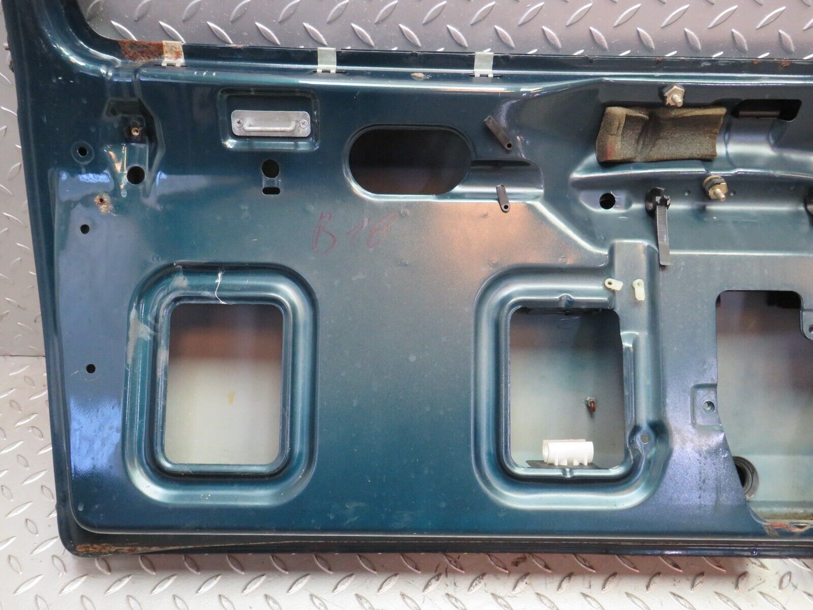 27729 Mercedes-Benz S124 300TE Wagon Tailgate Trunk Door