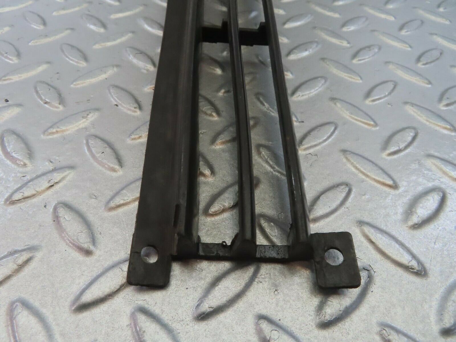 8866 Mercedes-Benz W115 Front Lower Grill Right