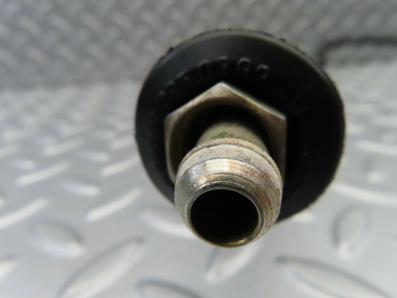 6719 Mercedes-Benz S124 E220 Wagon Brake Servo Vacuum Pipe