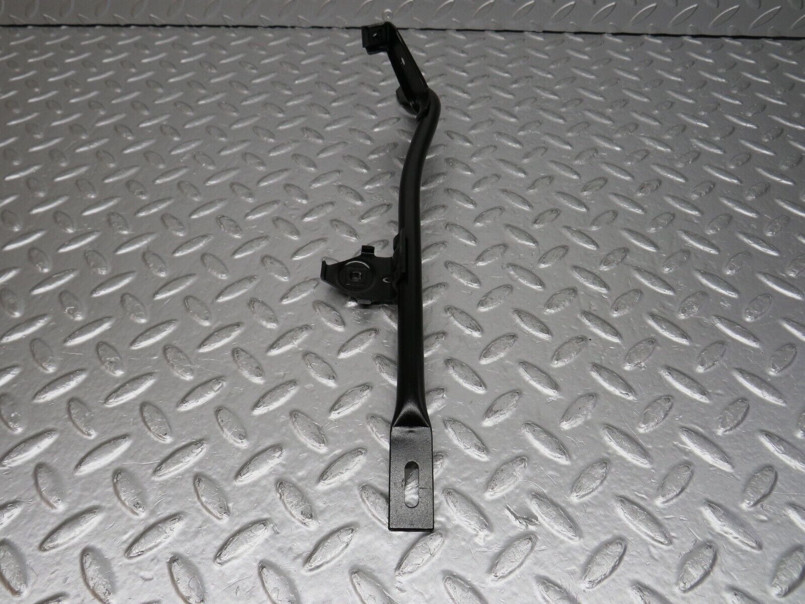 32540 Mercedes-Benz S124 300TE Wagon Horn Bracket