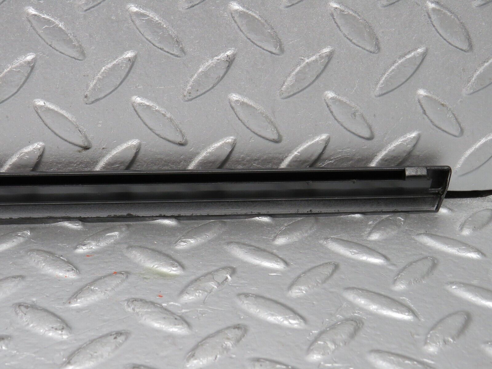 39654 Mercedes-Benz R129 320SL Coupe Left Door Window Moulding Trim