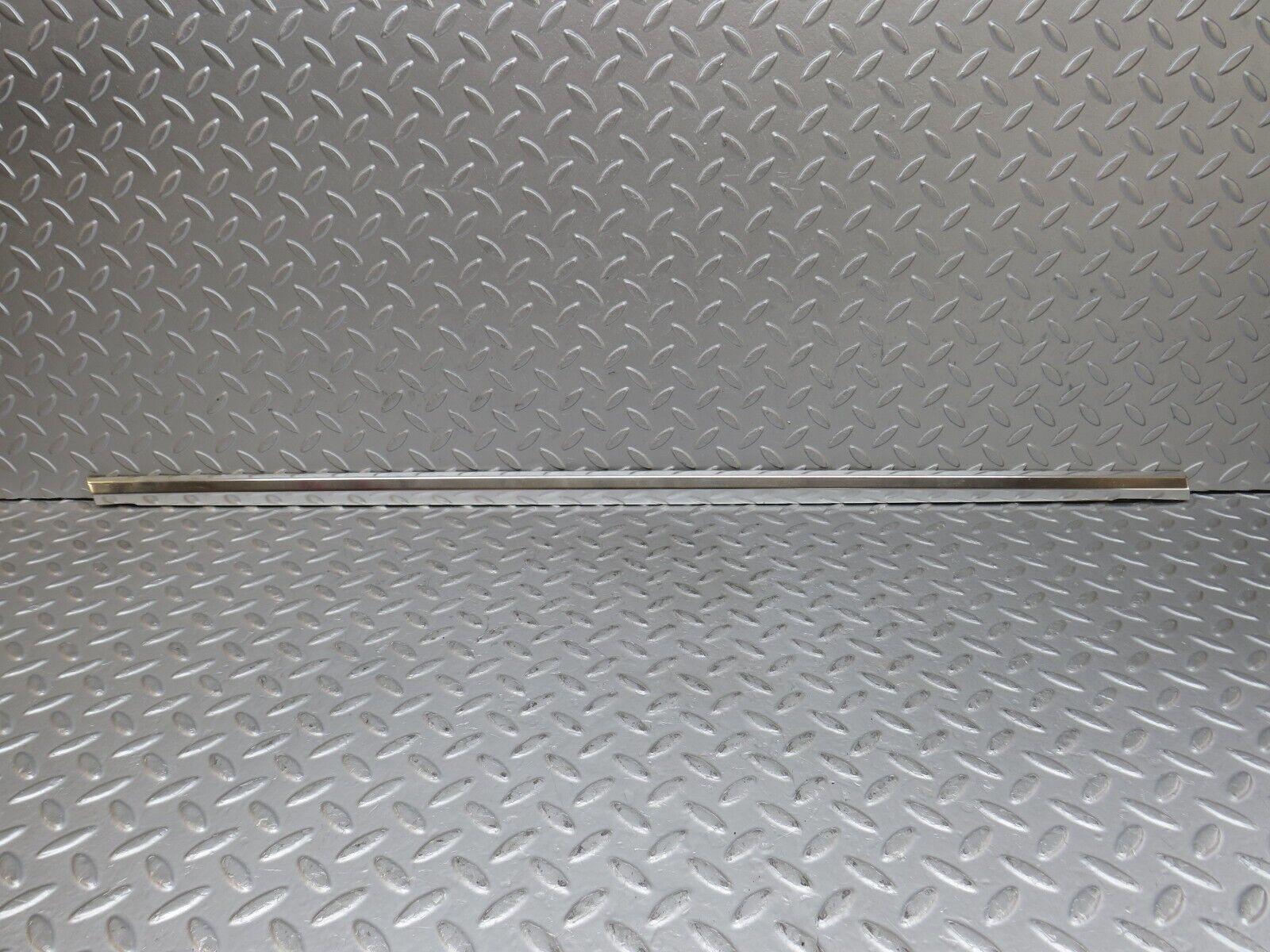 36295 Mercedes-Benz W126 420SE Rear Left Door Chrome Moulding Trim