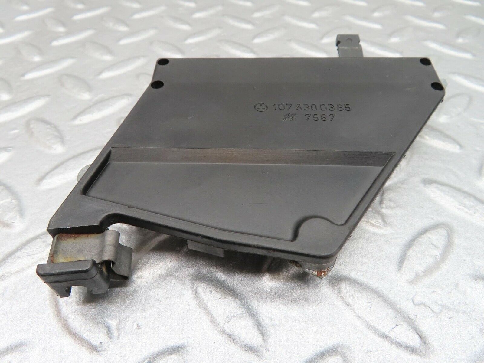 14000 Mercedes-Benz C107 280SLC Air Vent Control Lever Left 1078300385