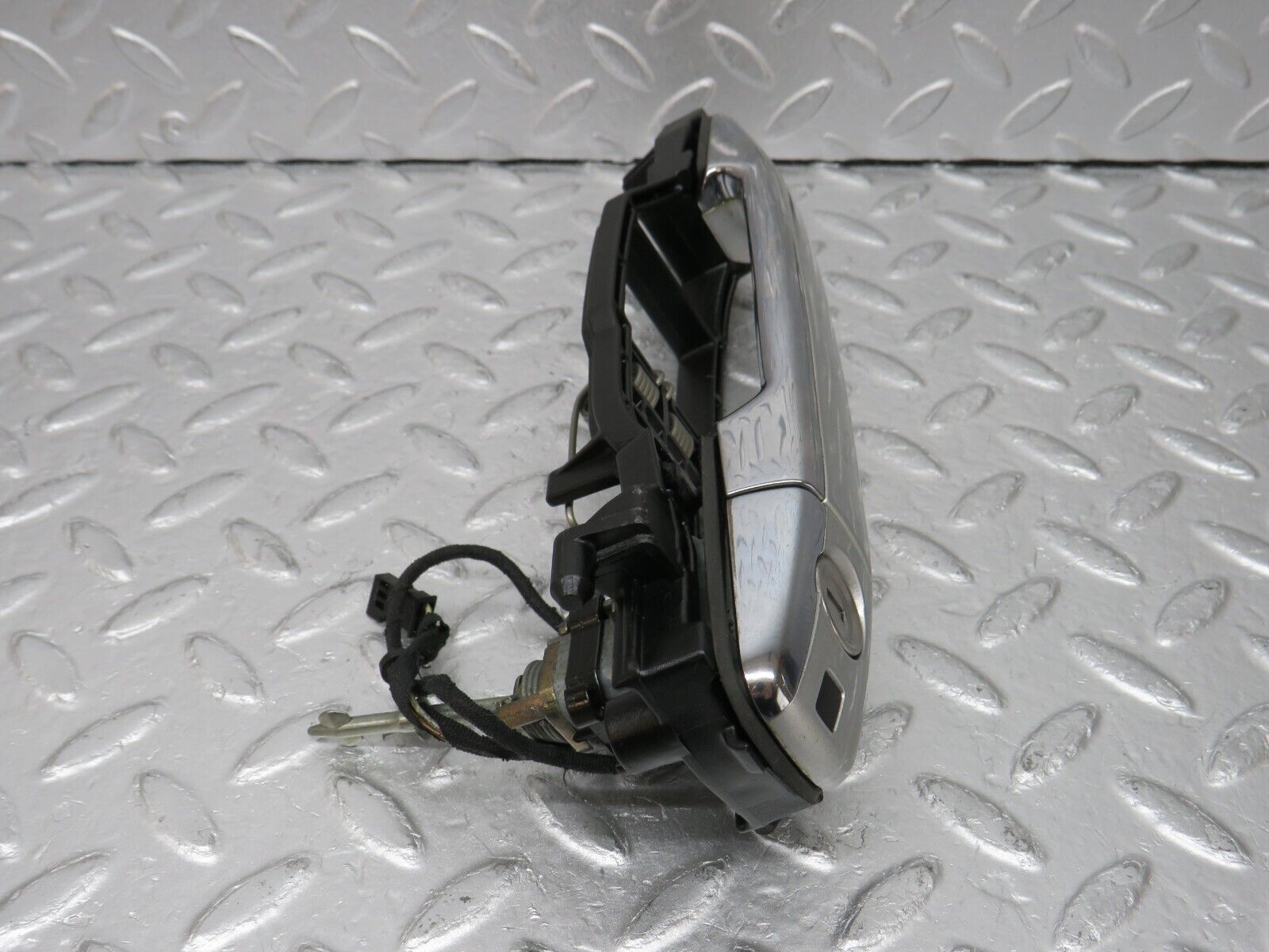 34696 Mercedes-Benz W210 320E Front Right Exterior Door Handle No Key