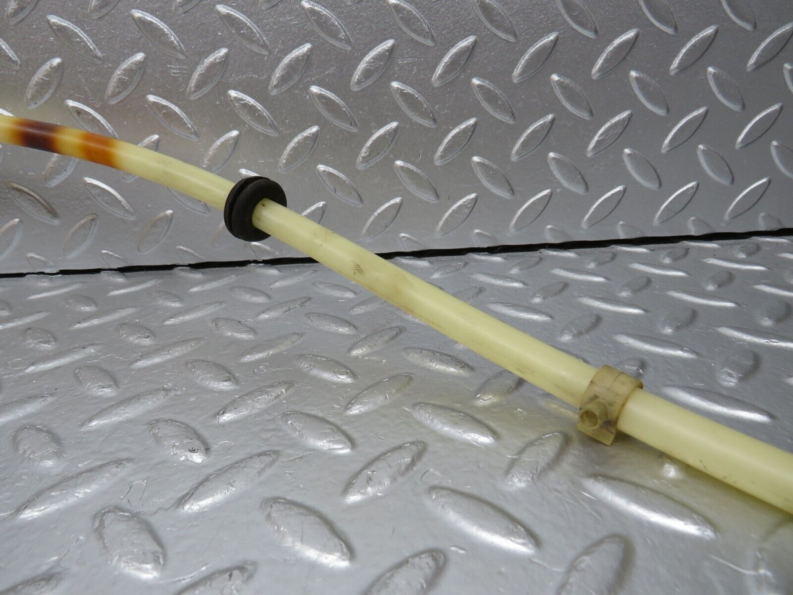 31087 Mercedes-Benz W123 200D Brake Servo Vacuum Pipe