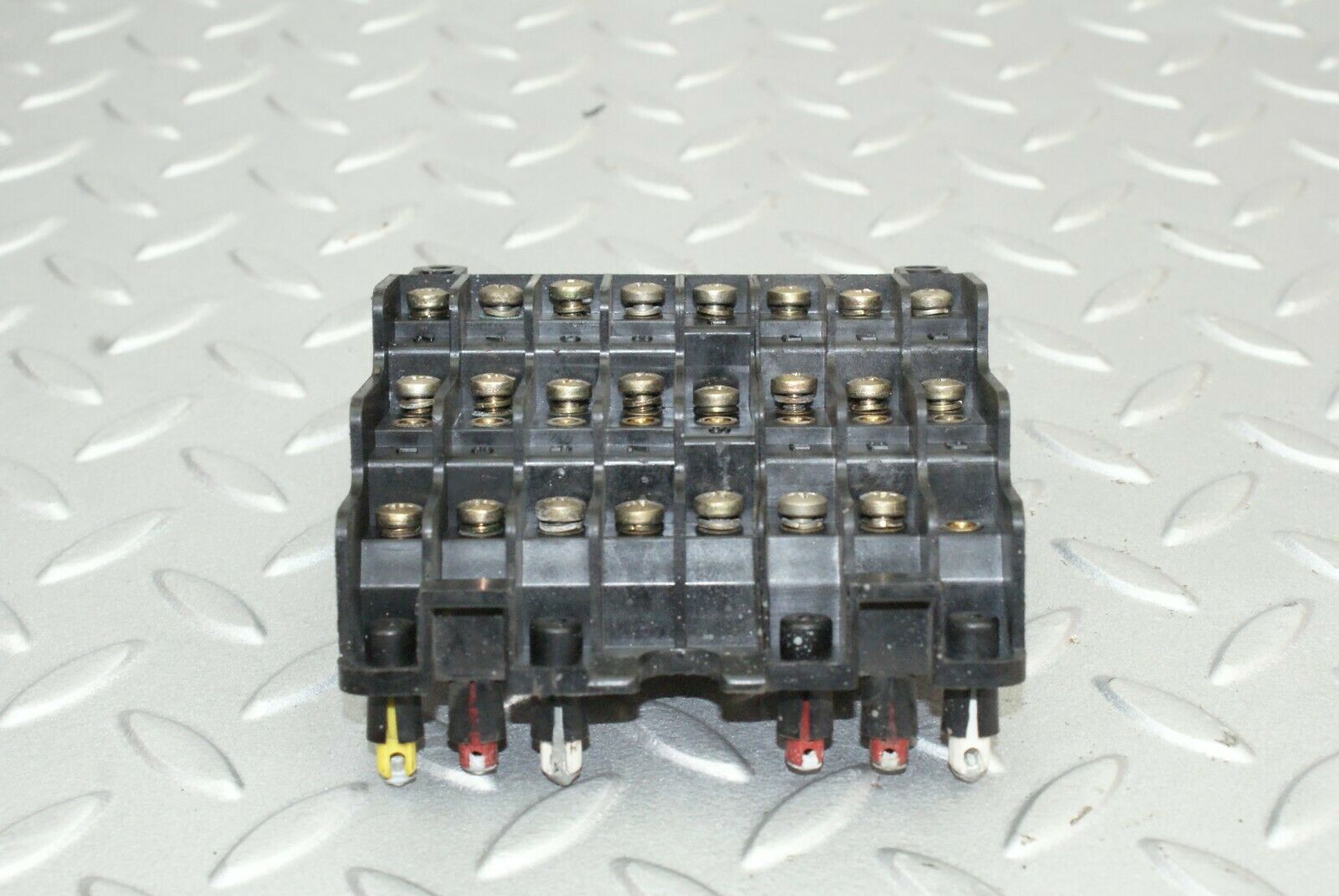 2520 Mercedes-Benz W116 350SE Fuse Box 1165400350