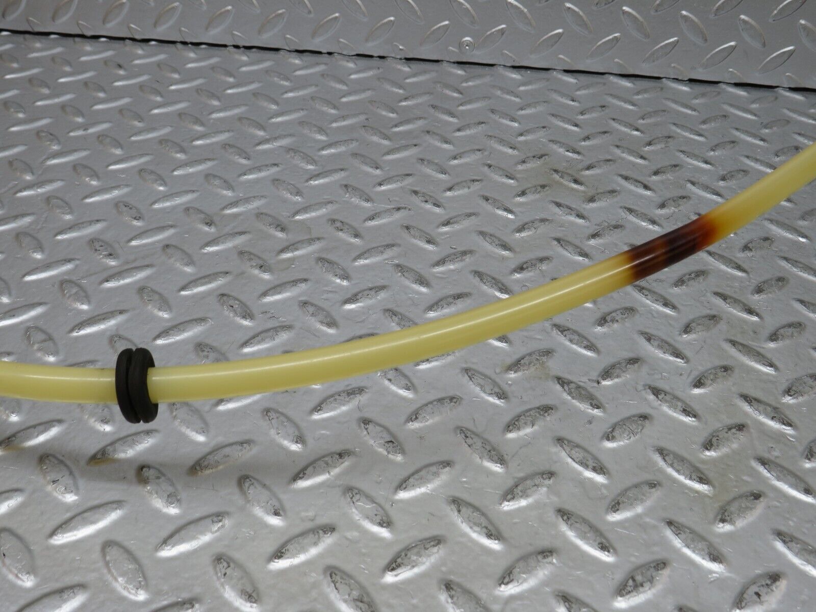 27412 Mercedes-Benz W123 280E Brake Servo Vacuum Pipe