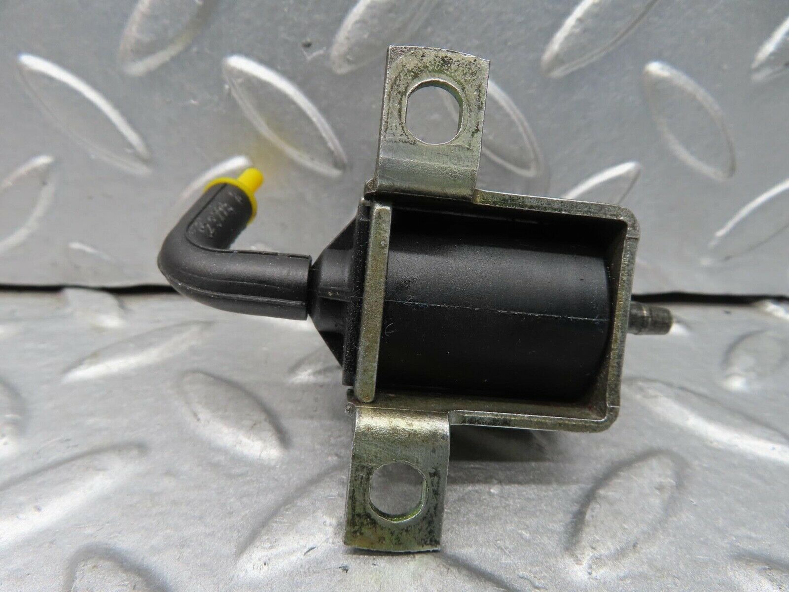 15096 Mercedes-Benz W140 S320 Vacuum Control Valve 0015408697