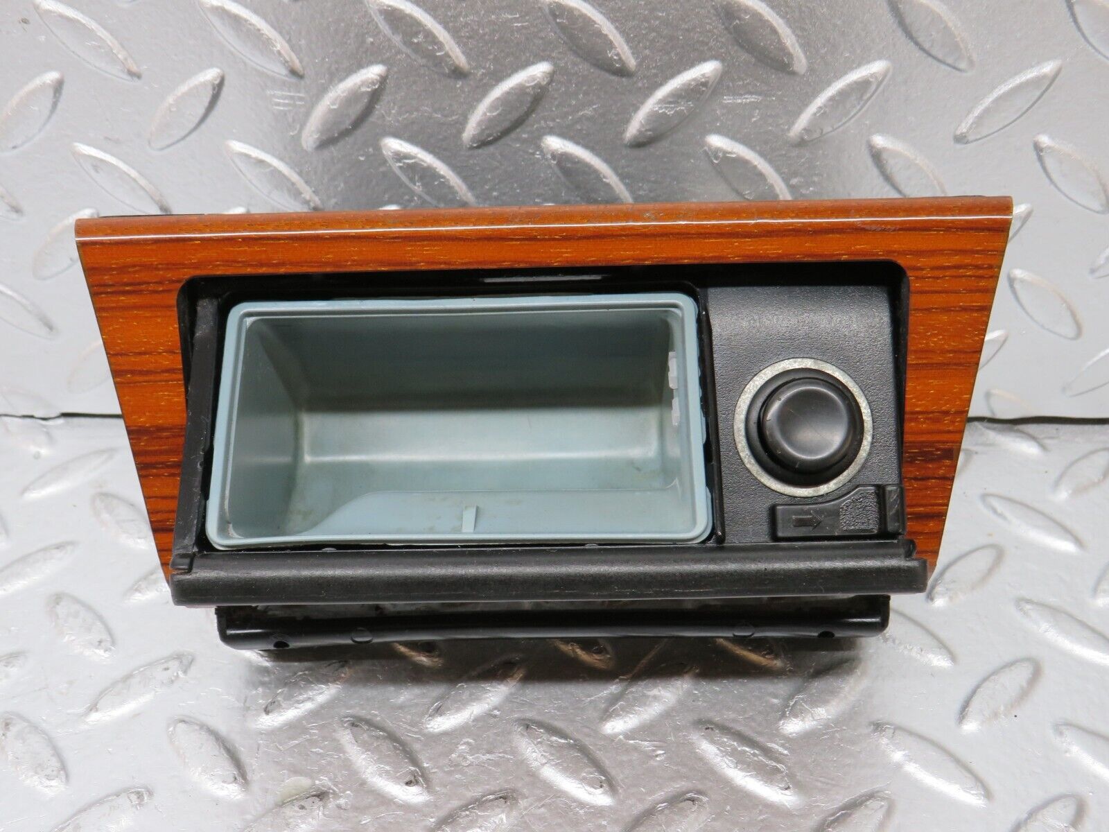 31310 Mercedes-Benz S124 220TE Wagon Centre Console Ashtray Wood Finish