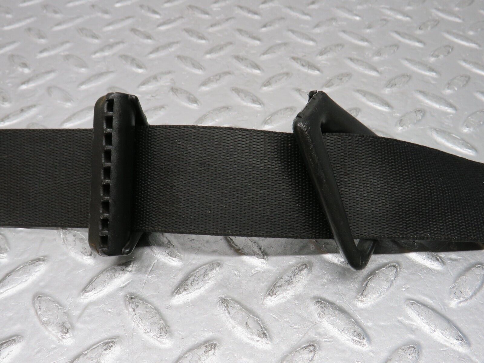 38001 Mercedes-Benz A124 320E Cabriolet Front Left Seat Belt With Buckle 1268600786 1248606569 1248680581