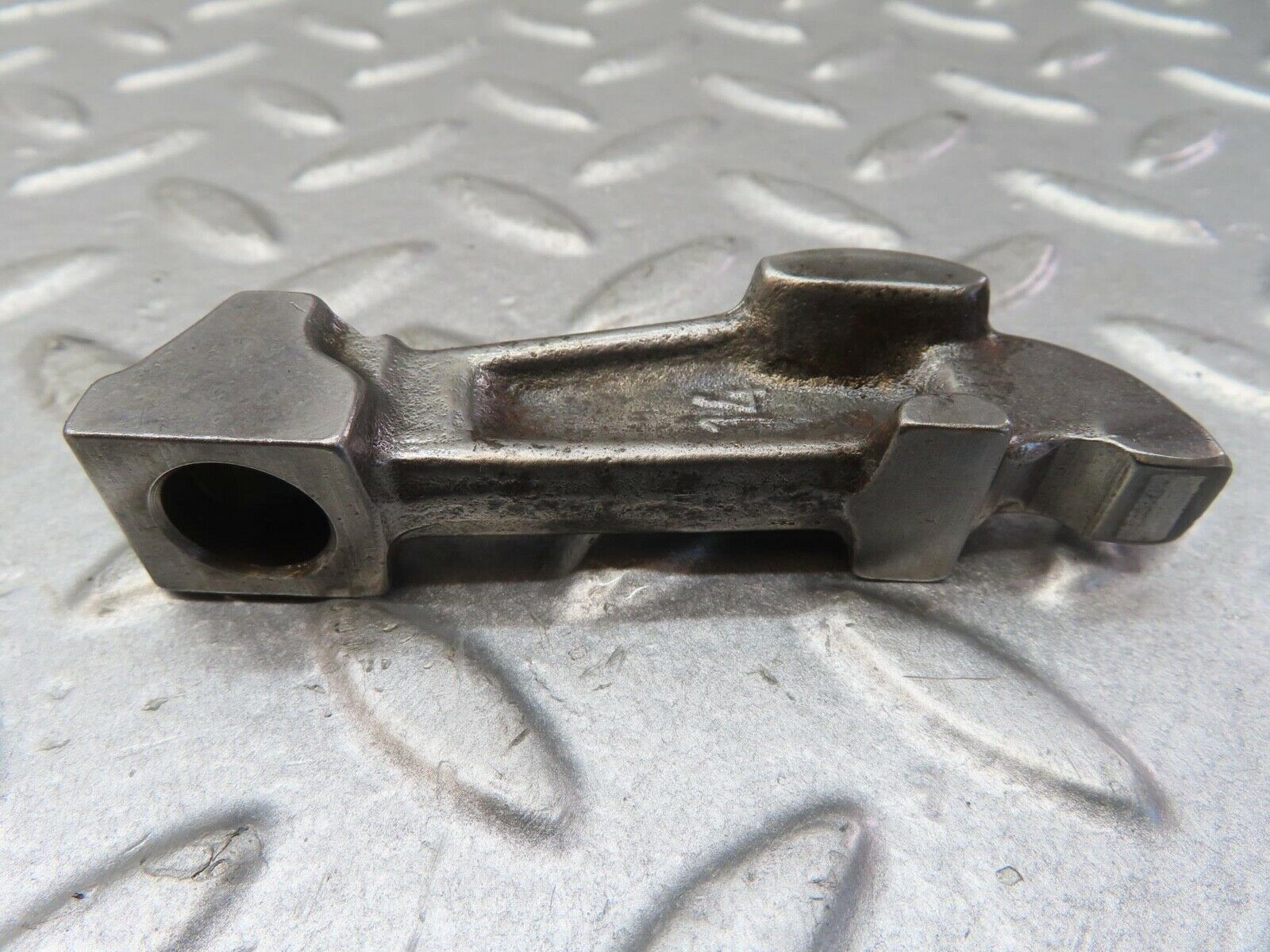 13380 Mercedes-Benz W111 230S Valve Rocker Arm With Retaining Spring