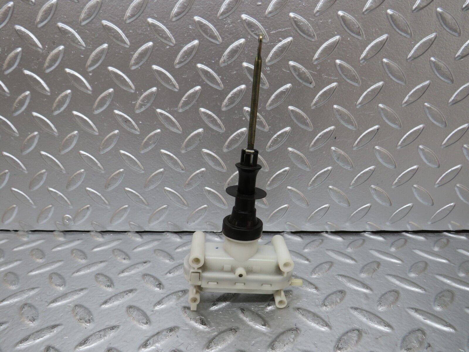 25315 Mercedes-Benz W201 190D Rear Left Door Lock Actuator