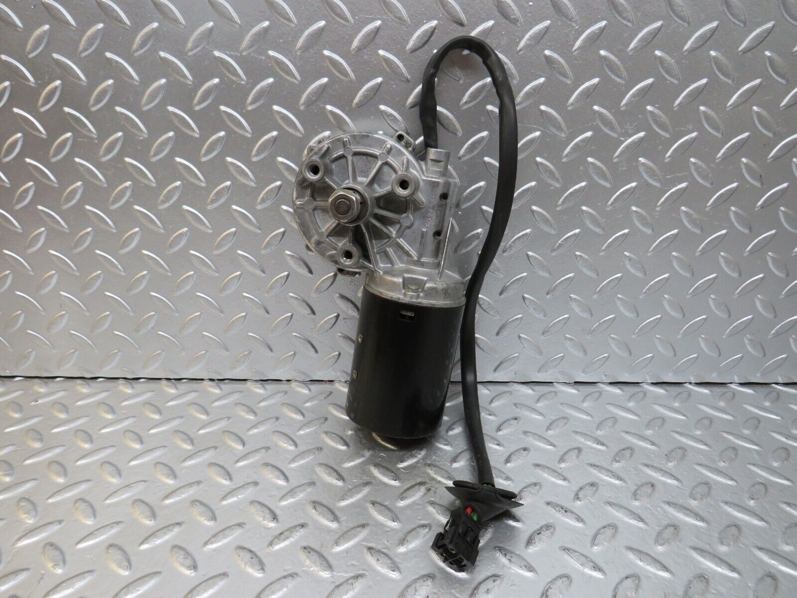 24803 Mercedes-Benz W140 S320 Wiper Motor Bosch 0390341404