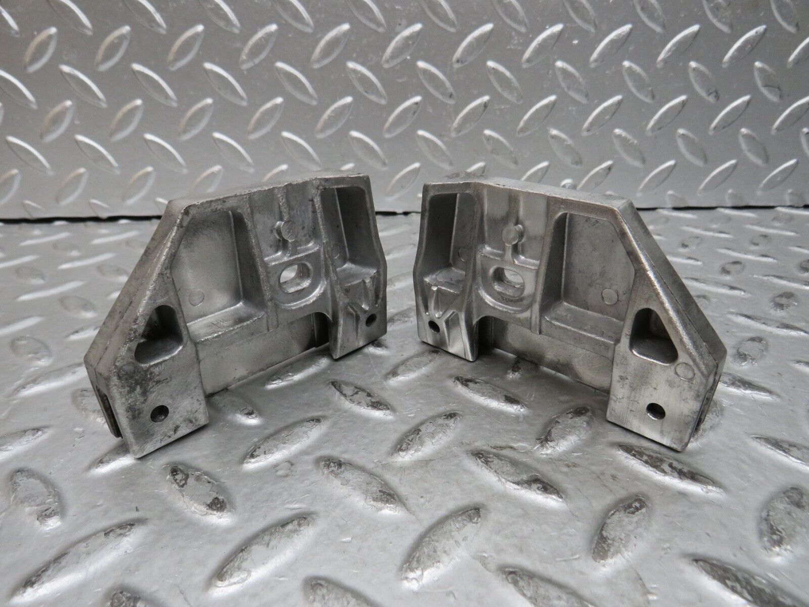 29124 Mercedes-Benz C124 320CE Window Guide Pad Pair 1247250232 1247250132