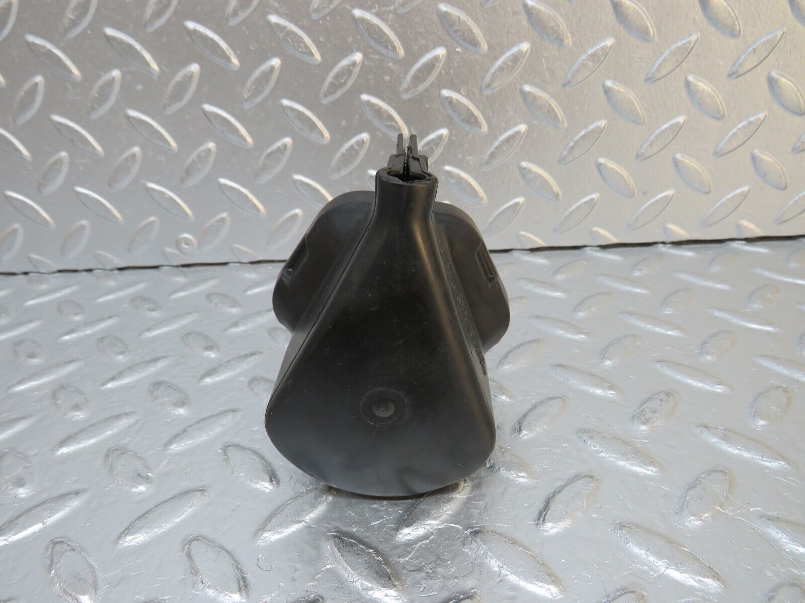 32415 Mercedes-Benz S124 300TE Wagon Ignition Coil Cover Cap 0001582285