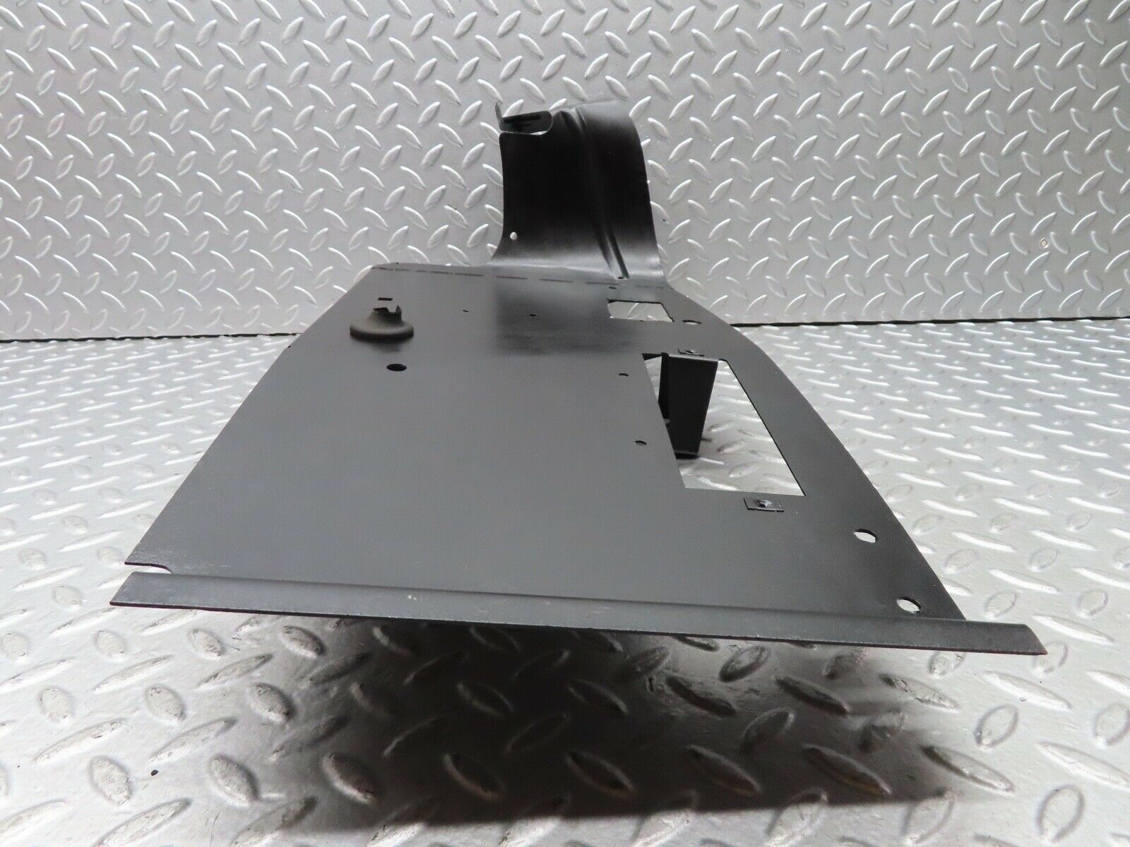 18872 Mercedes-Benz W121 190b Ponton Fuse Box Holder Plate