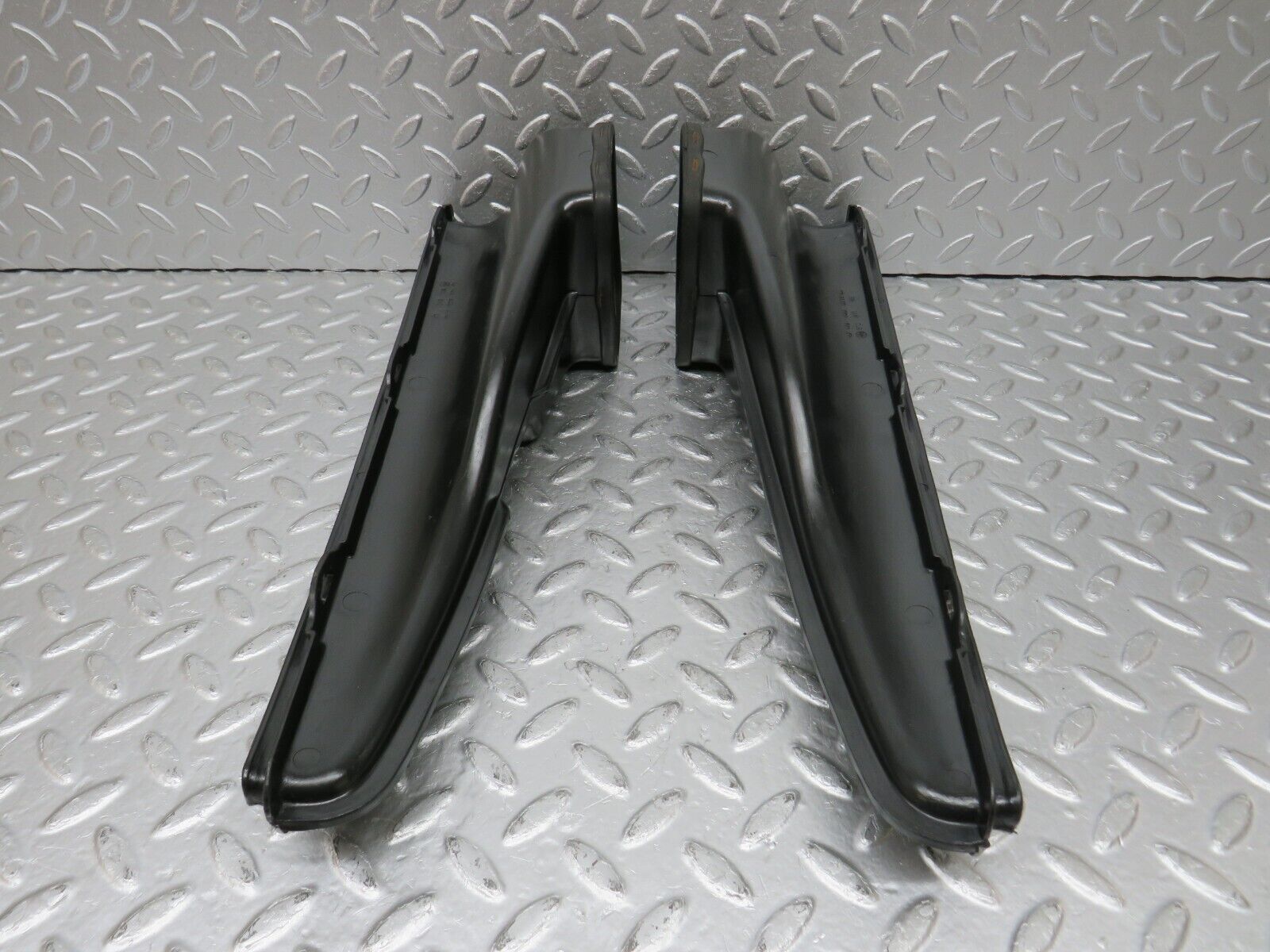 34437 Mercedes-Benz C126 380SEC Coupe Dashboard Air Vent Duct Pair 1268300219