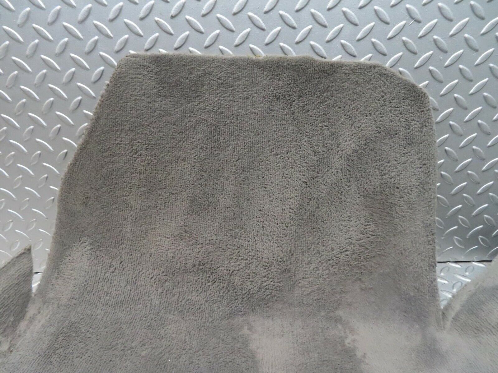 15132 Mercedes-Benz W140 S320 Front Left Foot Well Carpet 1406800340