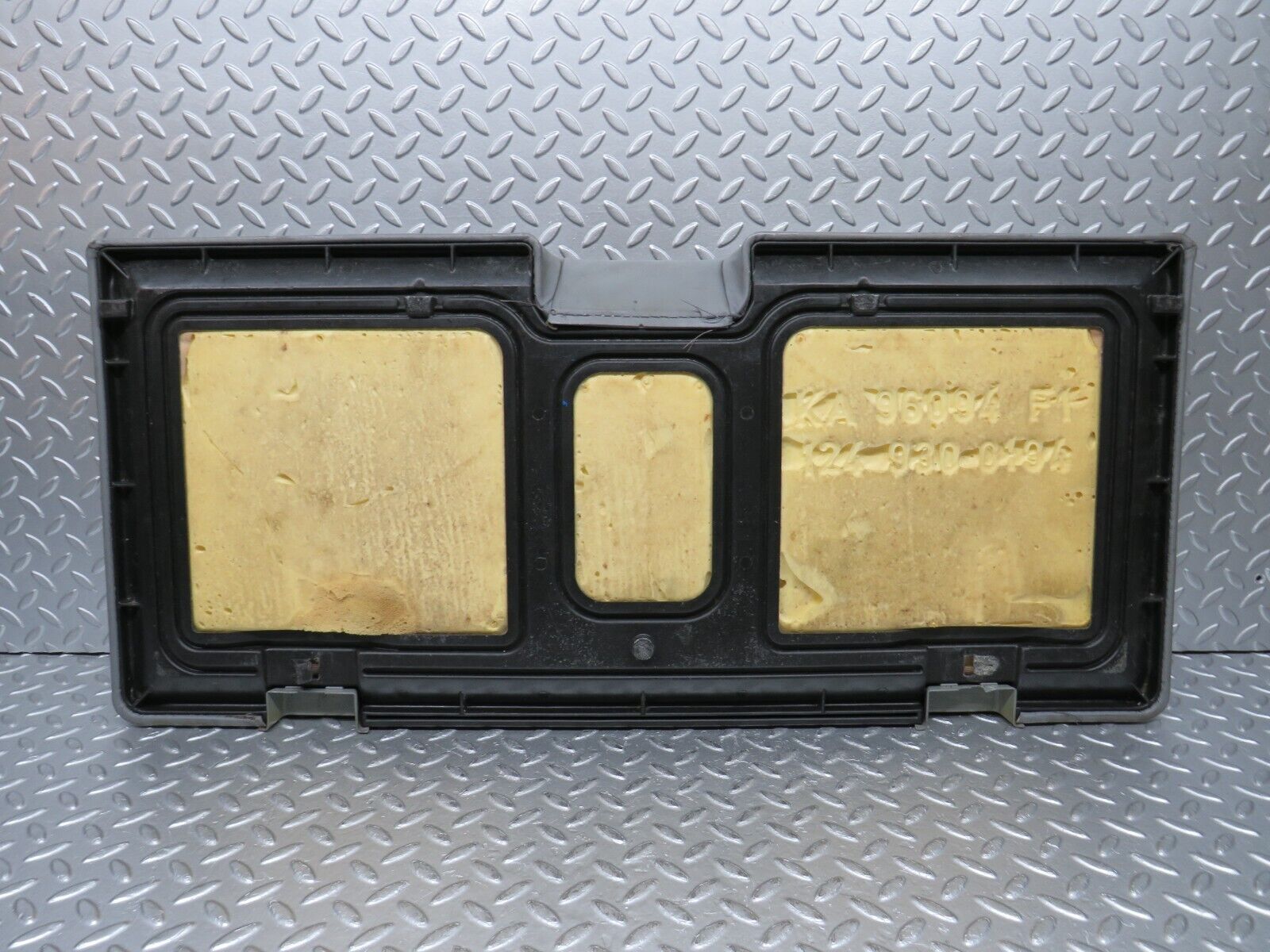 31500 Mercedes-Benz S124 220TE Wagon Third Seat Bench 1249300194