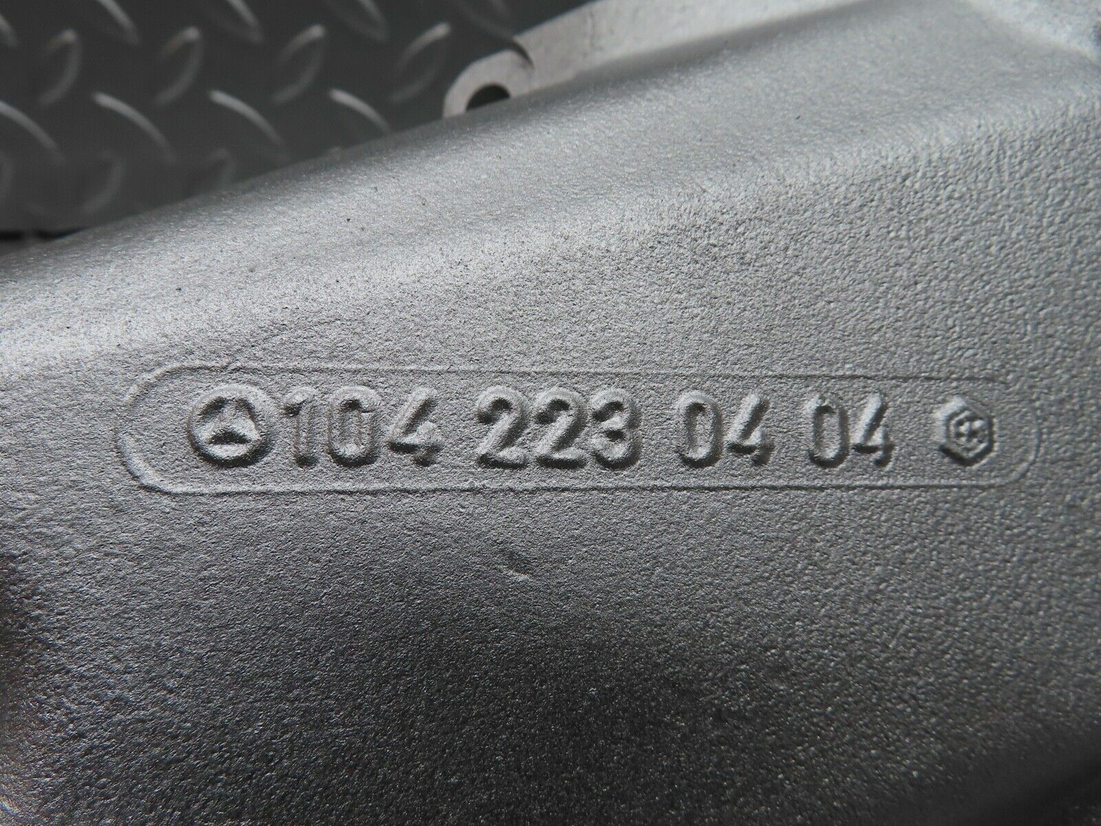 20079 Mercedes-Benz R129 300SL Coupe Engine Mount Bracket Left Side 1042230404