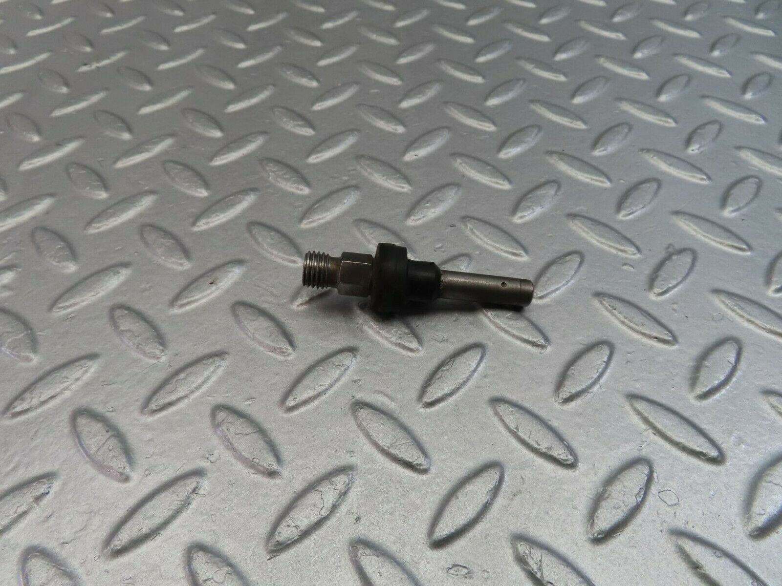 9802 Mercedes-Benz C123 280CE Coupe Fuel Injector Bosch 0437502010