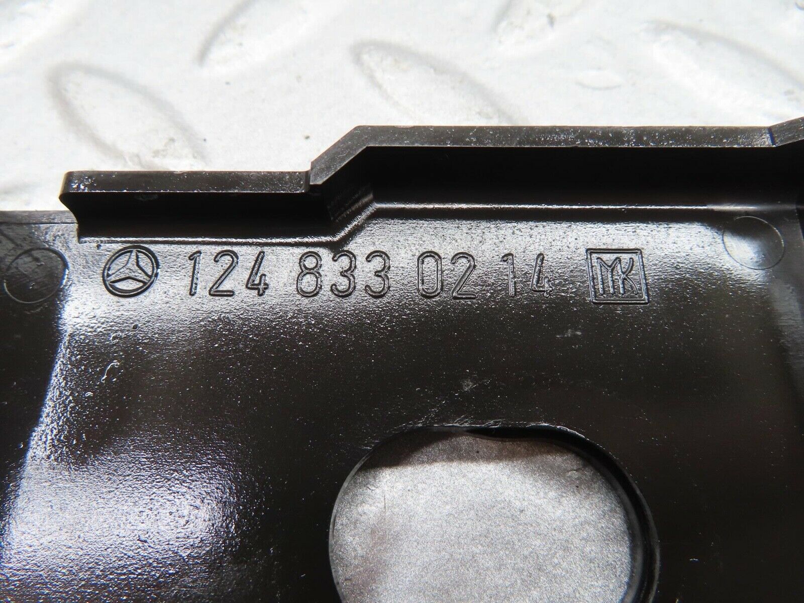 16216 Mercedes-Benz W124 260E Heating Regulator Holder Reinforcement 1248330214