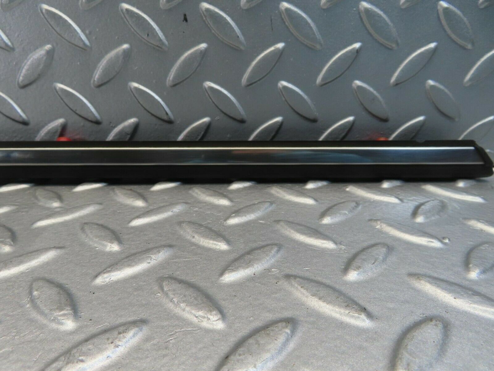 11429 Mercedes-Benz C123 230CE Coupe Chrome Fender Wing Trim Front Left