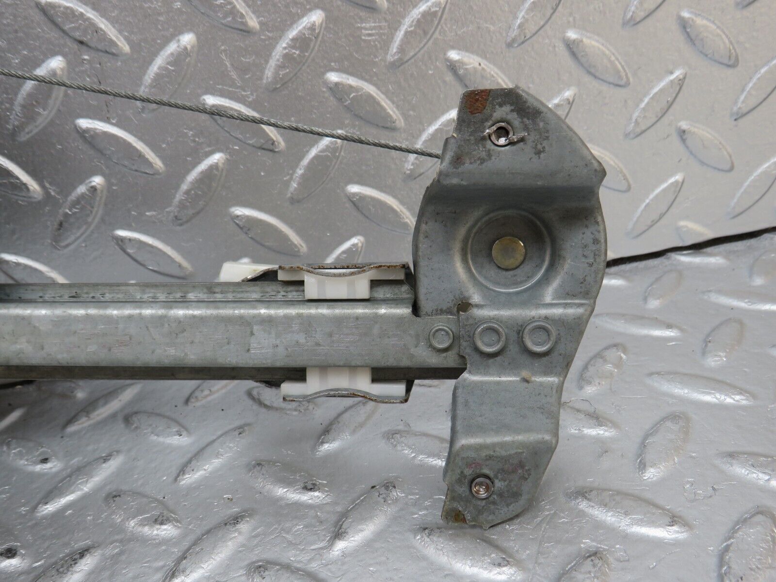 33257 Mercedes-Benz W202 C180 Rear Left Power Window Regulator 0130821637