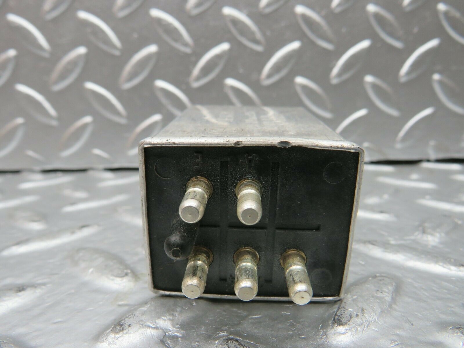 22726 Mercedes-Benz C107 450SLC Coupe Rear Heated Window Relay 1078200010