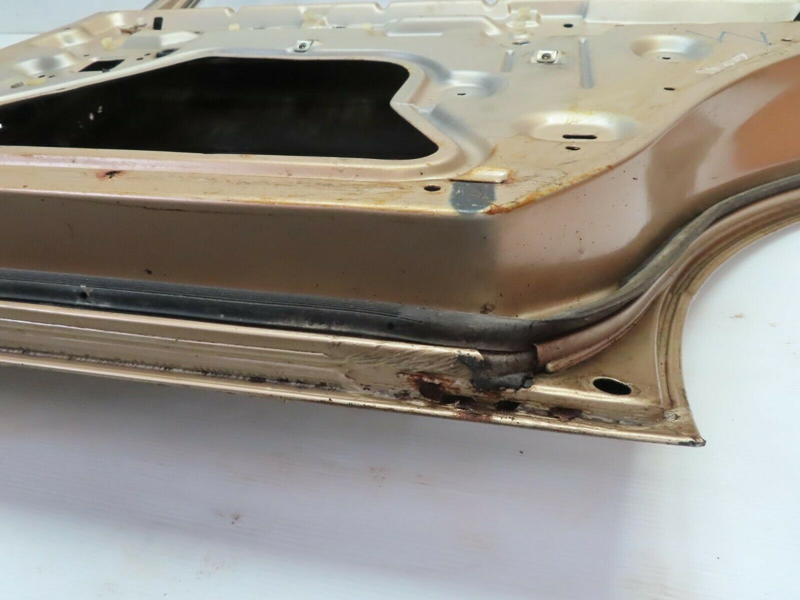 10904 Mercedes-Benz W123 230E Rear Right Door