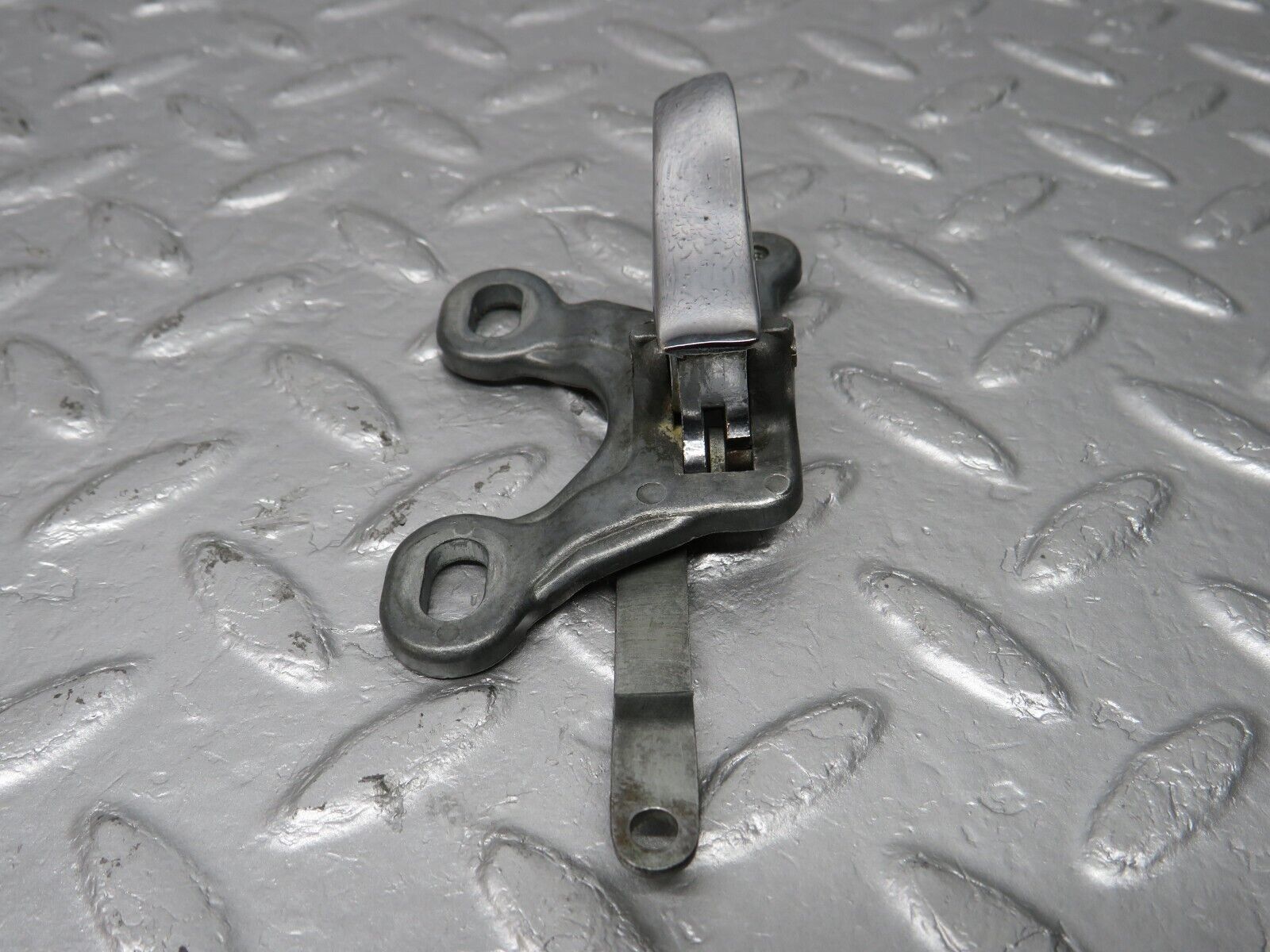 40253 Mercedes-Benz W110 230 Right Interior Door Handle Chrome 1107660419