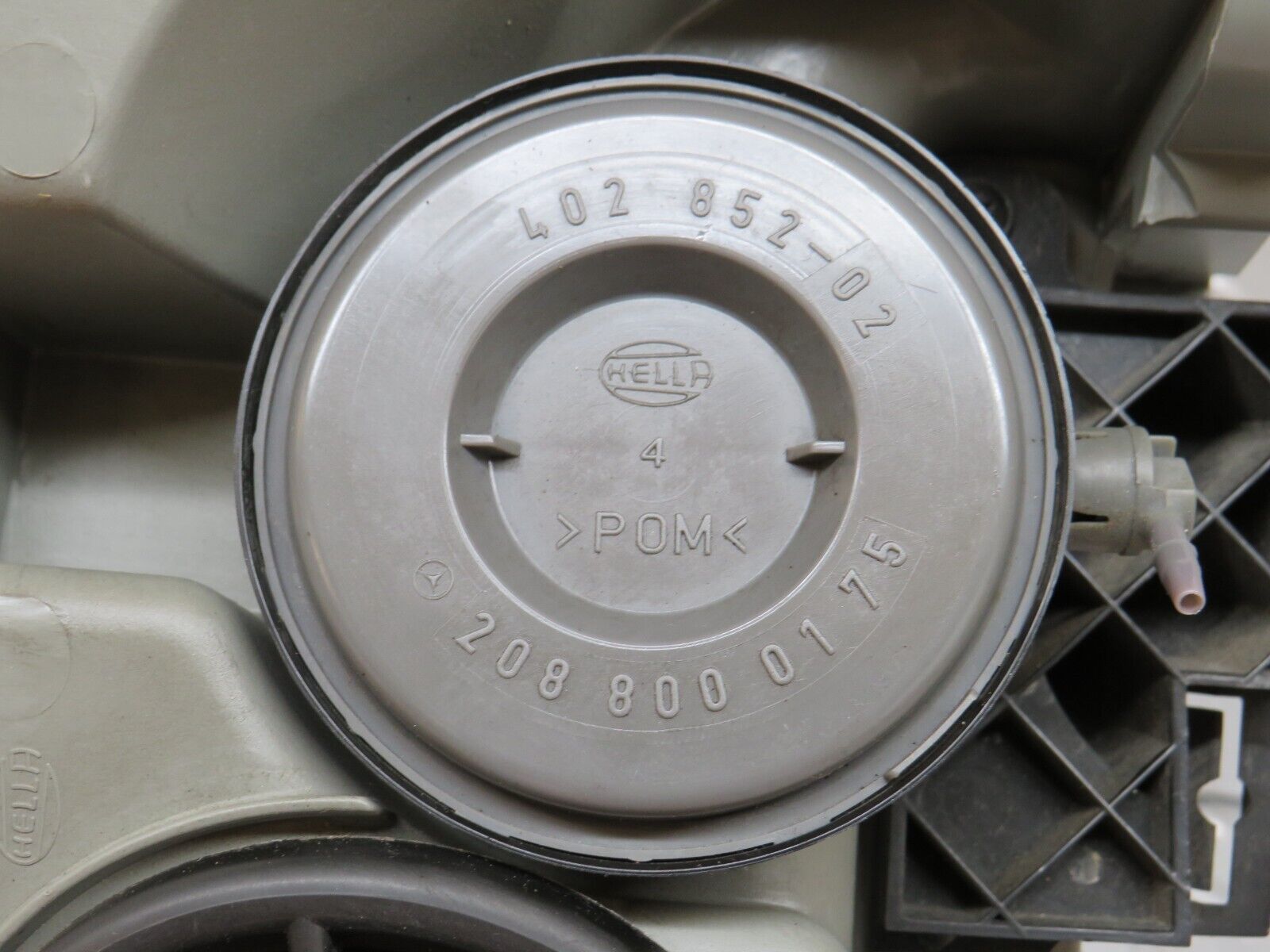 34848 Mercedes-Benz W210 320E Headlight Hella Right Side 15060800 2088000175