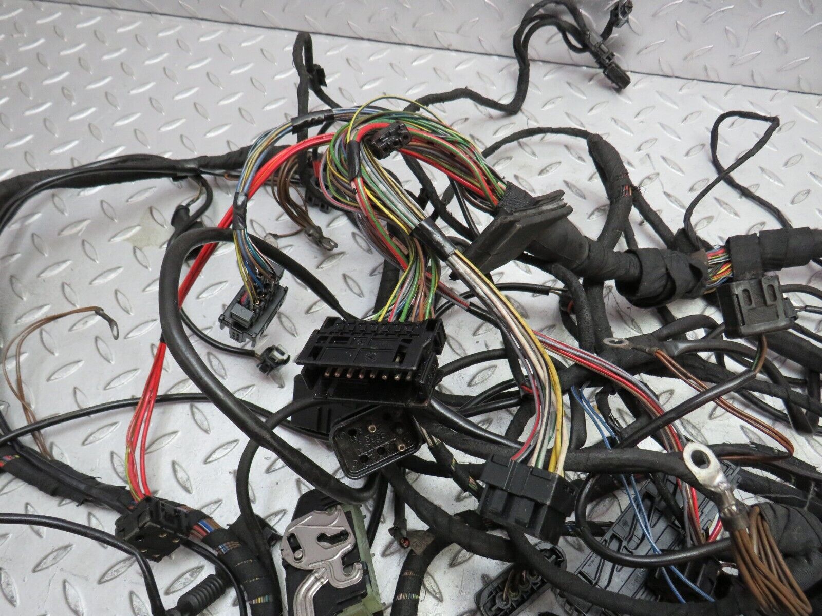 35687 Mercedes-Benz W210 320E Engine Wiring Harness 2105450481 0015409981