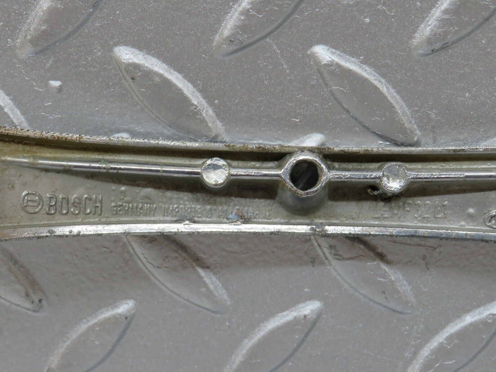 35753 Mercedes-Benz W108 Headlight Chrome Frame