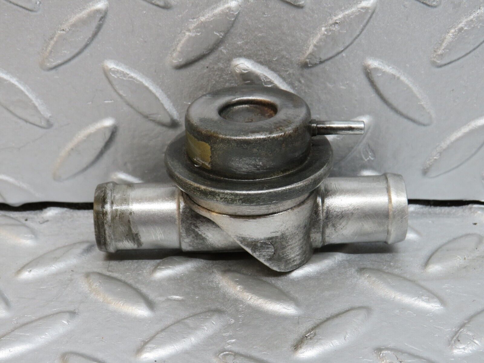 38111 Mercedes-Benz A124 320E Cabriolet EGR Exhaust Gas Recirculation Valve